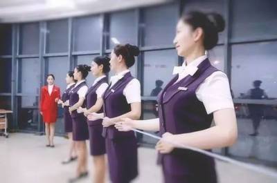 毕业“礼”记——2014级礼仪服务队队员毕业记